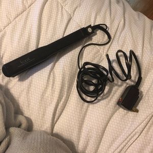 Solia Ceramic Ion Flat Iron